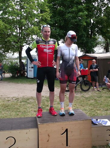 Gewinner im Triathlon Olympische Distanz: Florian Greckl (SC 53 Landshut) und Justine Jendro (TV Burglengenfeld)