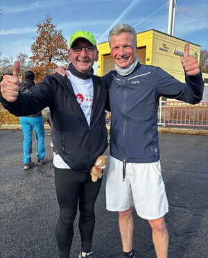 Klaus Schmidt (li.) mit Landrat Bernd Sibler