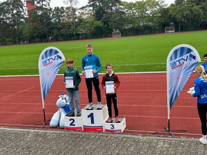 Bayerische Triathlon-Meisterschaft (Schüler A männlich): v.l.n.r.:  Ole Steinbuß (TV48 Erlangen),  Lukas Mundt (LV Deggendorf),  Max Schedel (TV 1848 Coburg)